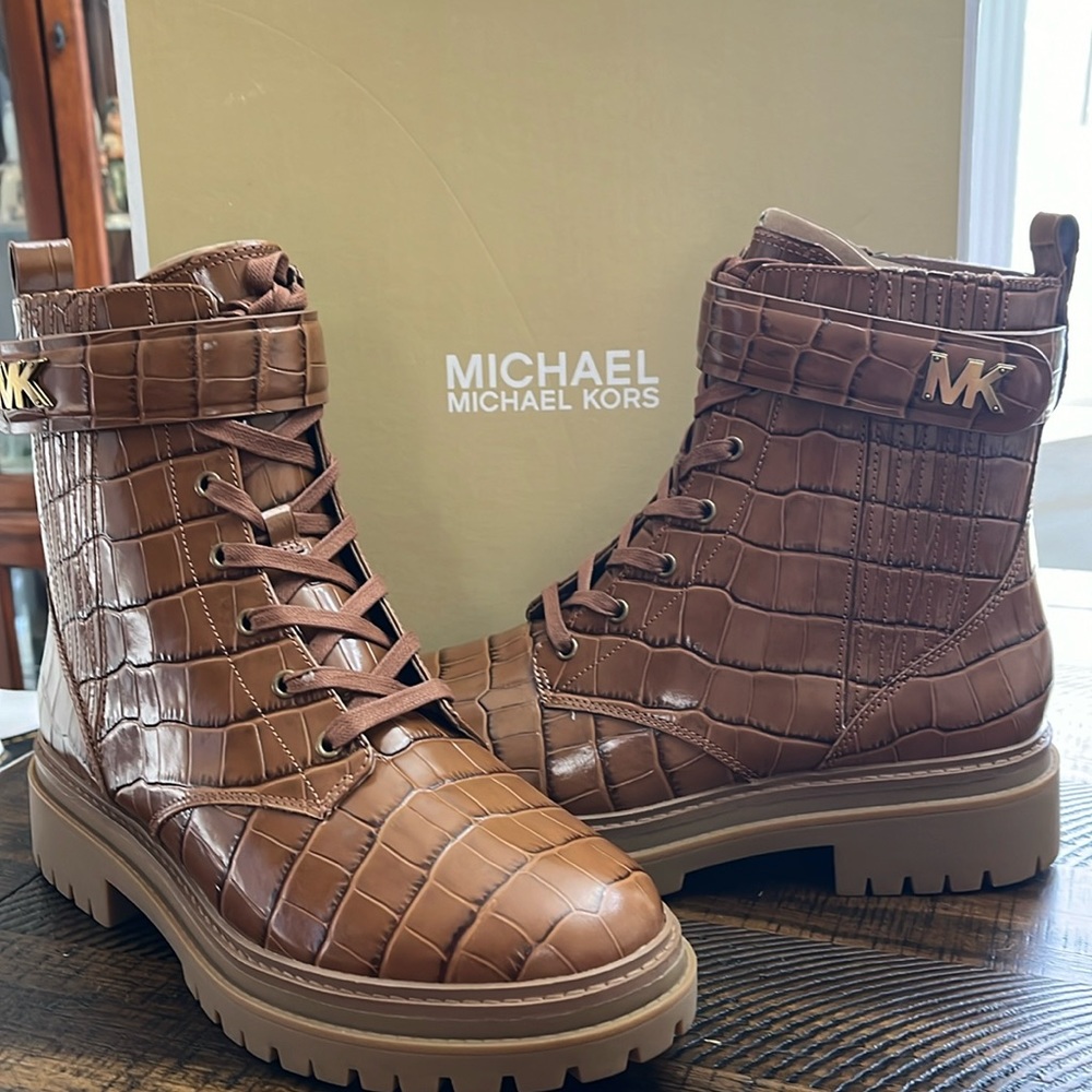 MICHAEL KORS Absolutely cool boots NIB